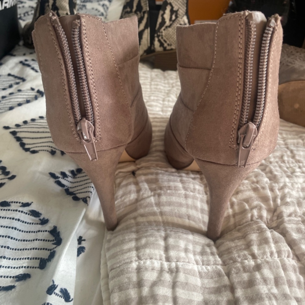 Open toe heels - Picture 3 of 3